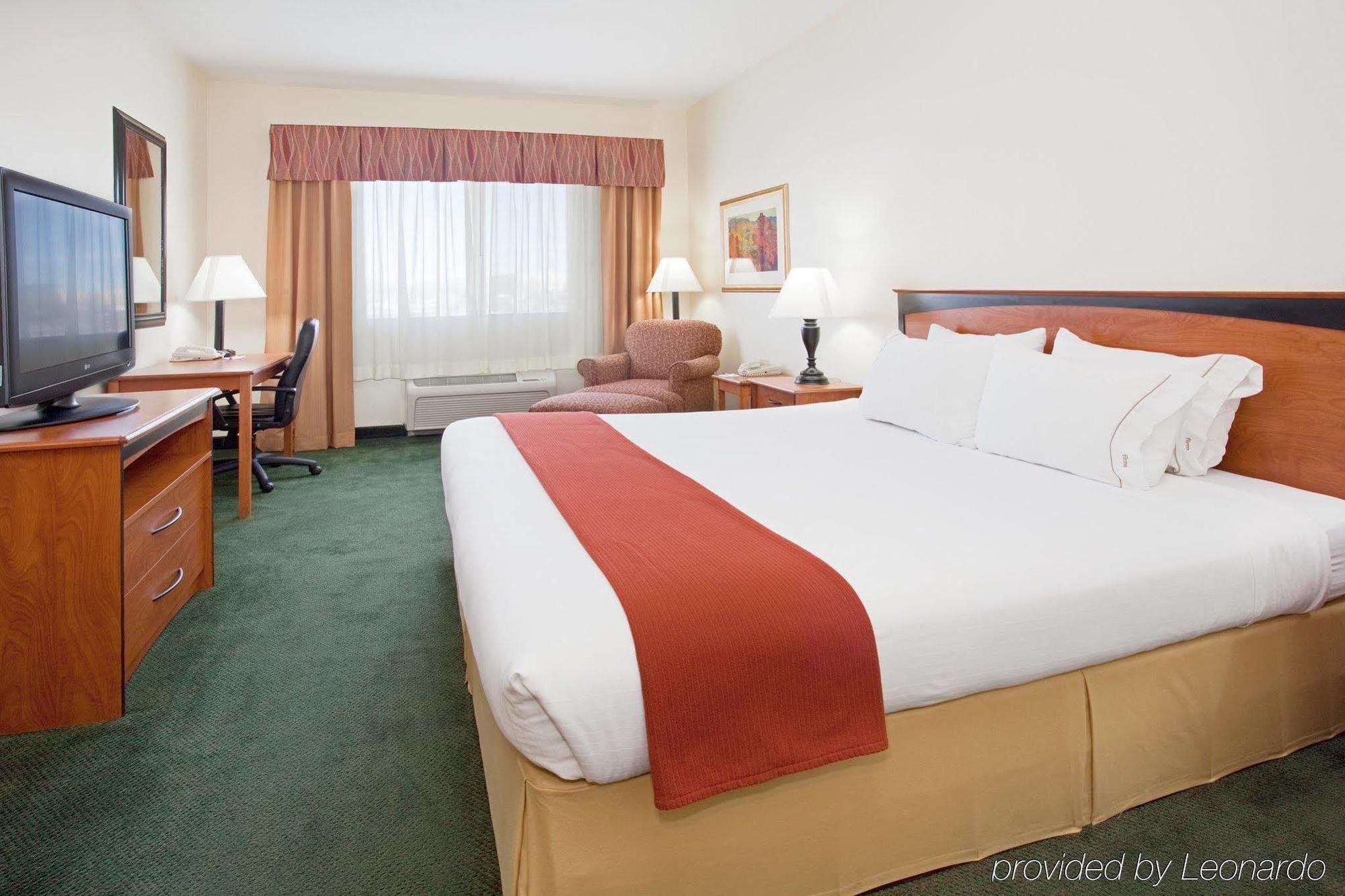 Holiday Inn Express & Suites Alamosa By Ihg Номер фото