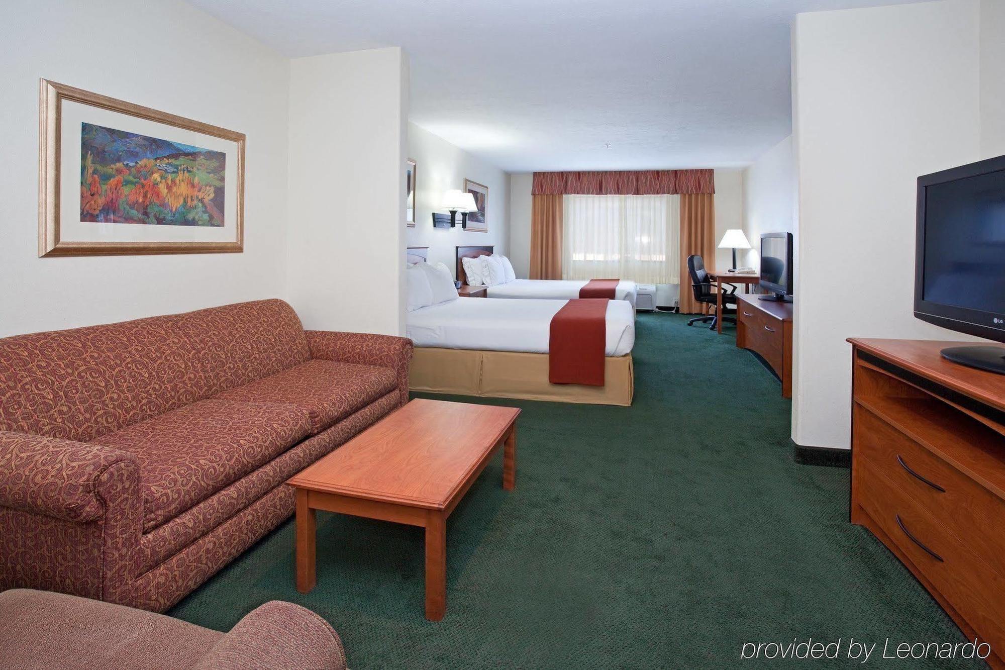 Holiday Inn Express & Suites Alamosa By Ihg Номер фото