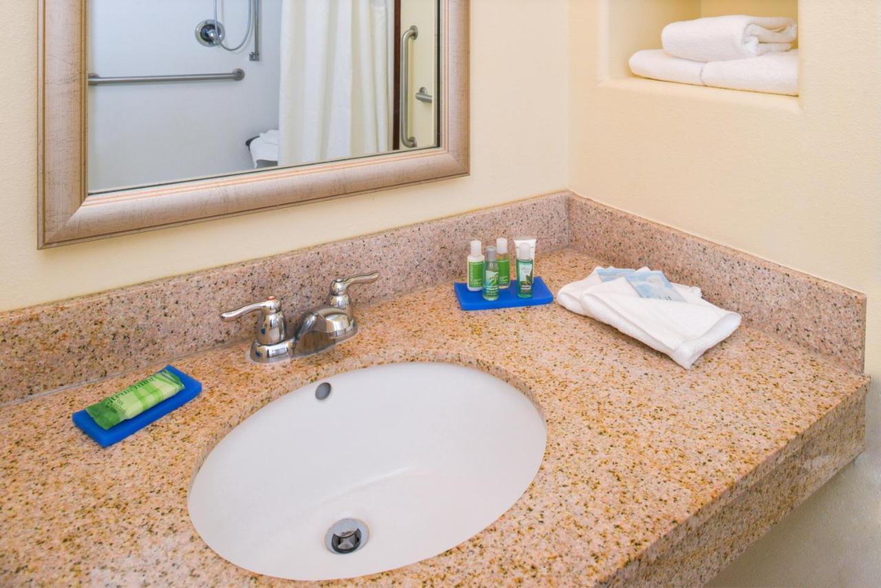 Holiday Inn Express & Suites Alamosa By Ihg Экстерьер фото